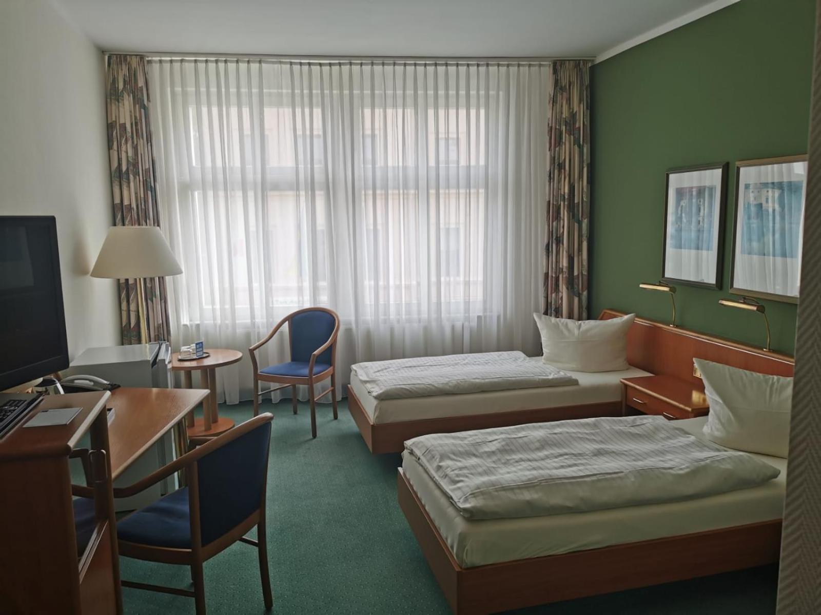 Hotel Kaiserhof Fürstenwalde エクステリア 写真