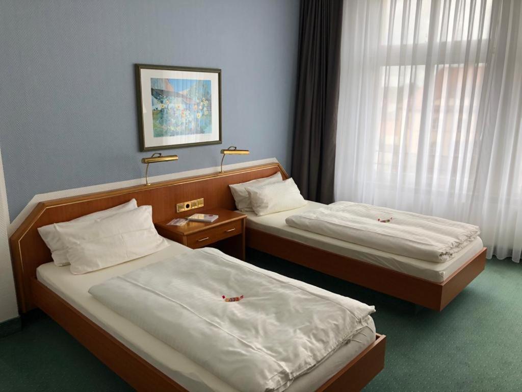 Hotel Kaiserhof Fürstenwalde エクステリア 写真