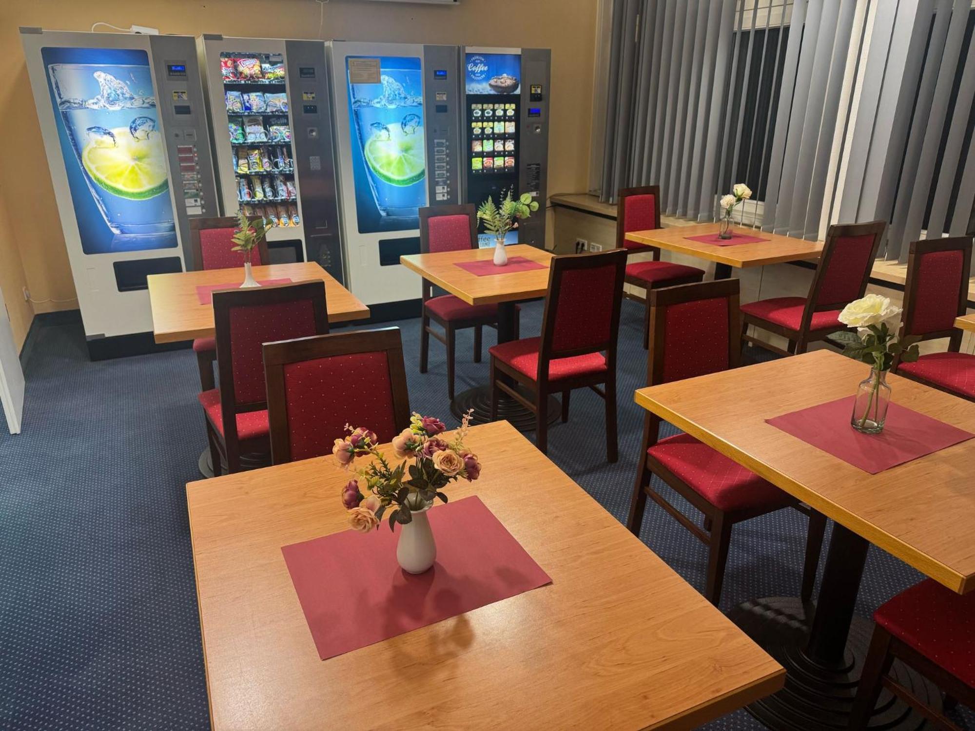Hotel Kaiserhof Fürstenwalde エクステリア 写真