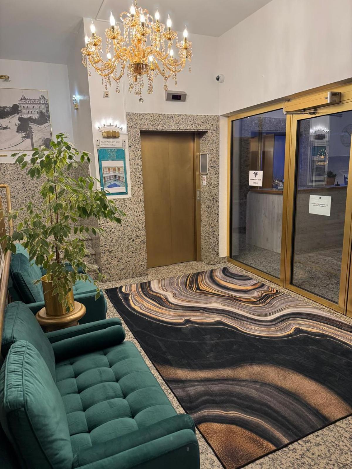 Hotel Kaiserhof Fürstenwalde エクステリア 写真