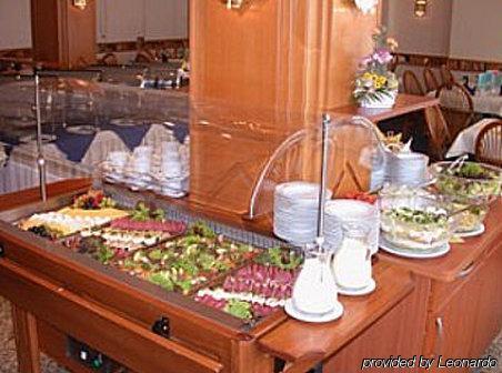 Hotel Kaiserhof Fürstenwalde エクステリア 写真