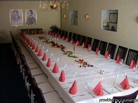 Hotel Kaiserhof Fürstenwalde エクステリア 写真